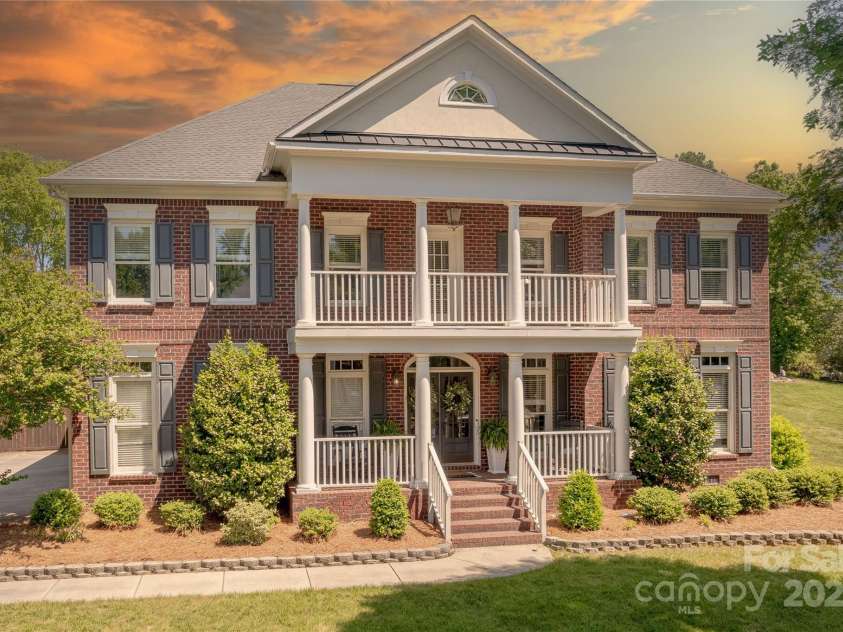 4117 Wallbrook Drive, Matthews, NC 28105.  MLS# CAR4253627, YatesRealty ID 11689. 