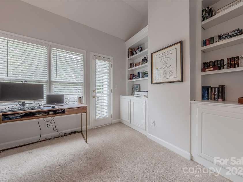 4117 Wallbrook Drive, Matthews, NC 28105.  MLS# CAR4253627, YatesRealty ID 11689. 