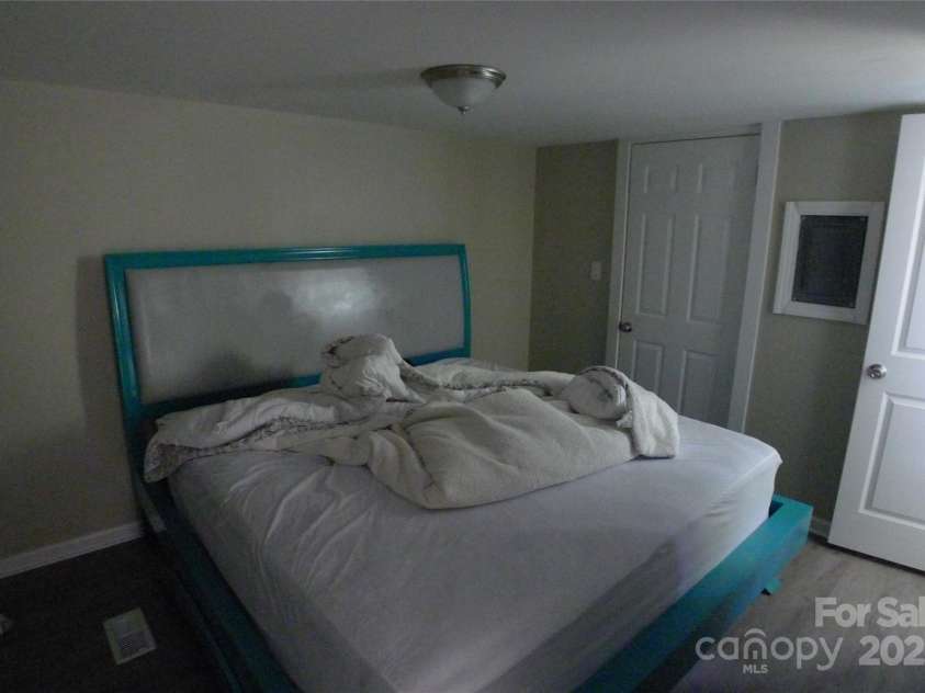 116 Pond Street, Lexington, NC 27292.  MLS# CAR4307562, YatesRealty ID 1169. 