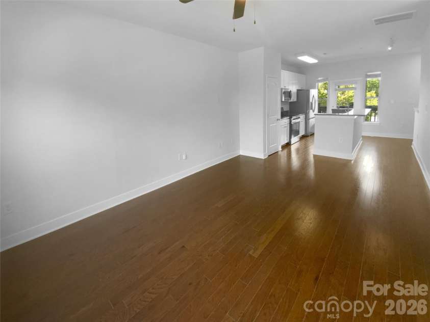 1031 Skyline View Way, Charlotte, NC 28204.  MLS# CAR4293136, YatesRealty ID 11690. 