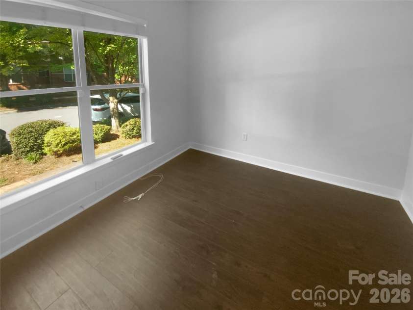 1031 Skyline View Way, Charlotte, NC 28204.  MLS# CAR4293136, YatesRealty ID 11690. 
