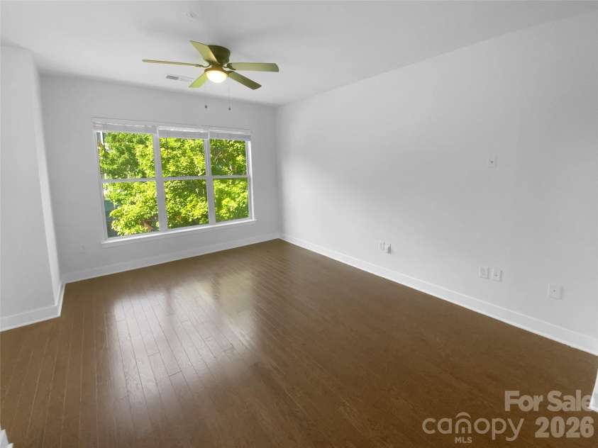 1031 Skyline View Way, Charlotte, NC 28204.  MLS# CAR4293136, YatesRealty ID 11690. 