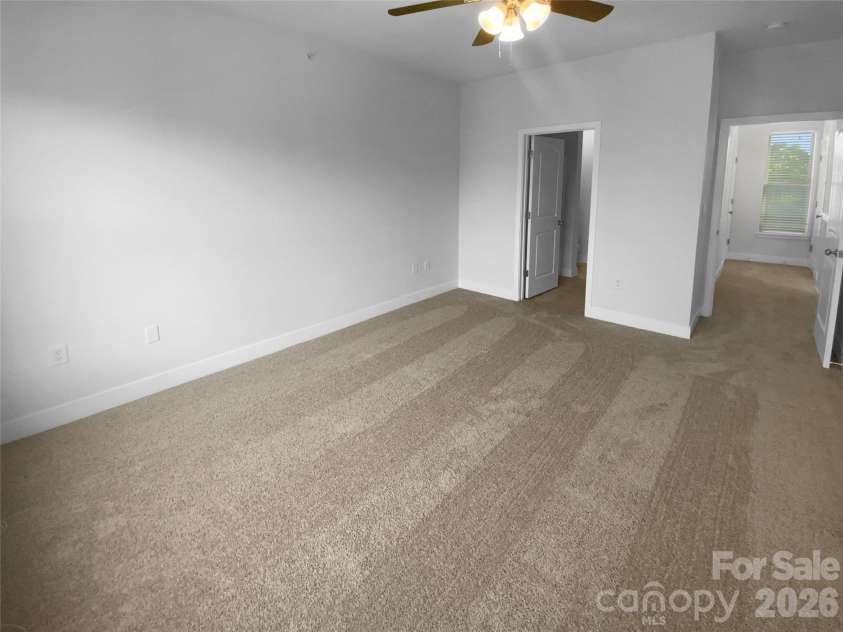 1031 Skyline View Way, Charlotte, NC 28204.  MLS# CAR4293136, YatesRealty ID 11690. 