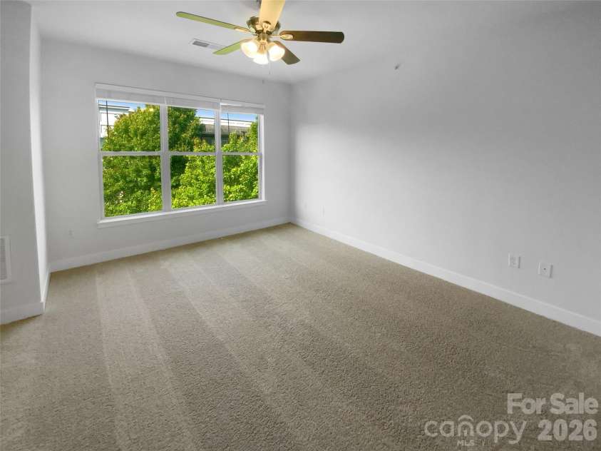 1031 Skyline View Way, Charlotte, NC 28204.  MLS# CAR4293136, YatesRealty ID 11690. 