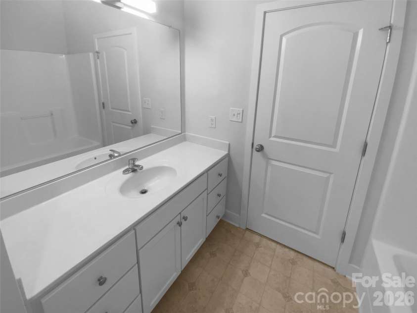 1031 Skyline View Way, Charlotte, NC 28204.  MLS# CAR4293136, YatesRealty ID 11690. 