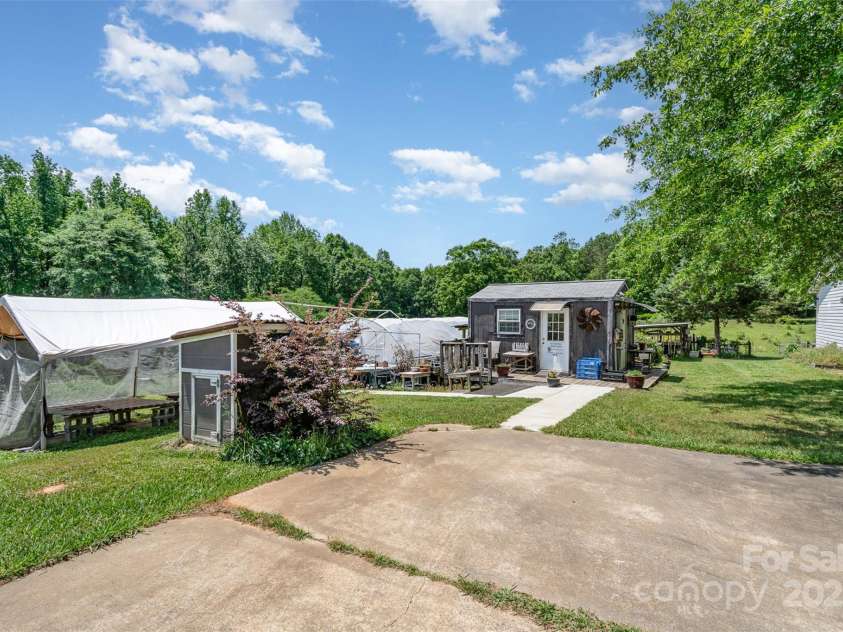 1687 Windy Hill Lane, Great Falls, SC 29055.  MLS# CAR4254857, YatesRealty ID 11690. 