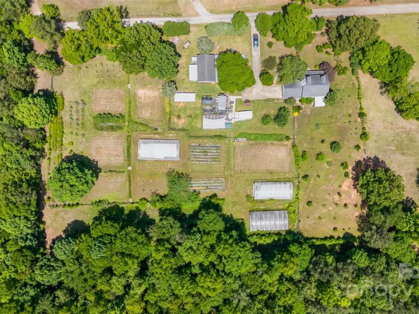 1687 Windy Hill Lane, Great Falls, SC 29055.  MLS# CAR4254857, YatesRealty ID 11690. 