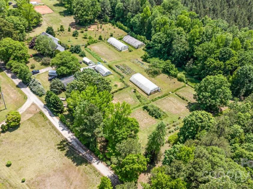 1687 Windy Hill Lane, Great Falls, SC 29055.  MLS# CAR4254857, YatesRealty ID 11690. 