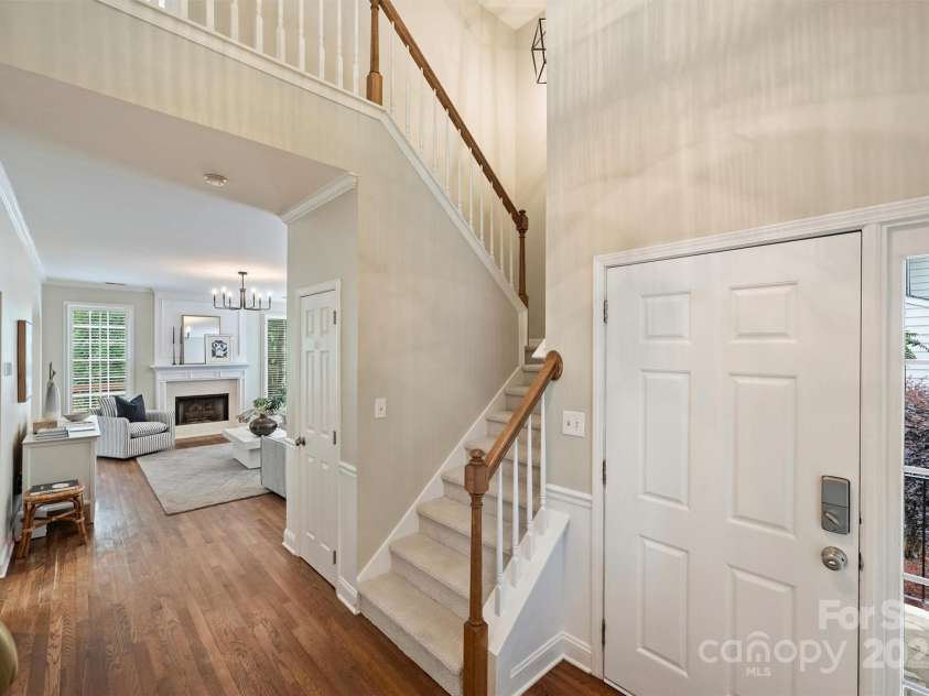 2100 Sablewood Drive, Charlotte, NC 28205.  MLS# CAR4255982, YatesRealty ID 11691. 