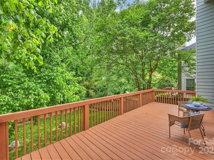 2100 Sablewood Drive, Charlotte, NC 28205.  MLS# CAR4255982, YatesRealty ID 11691. 