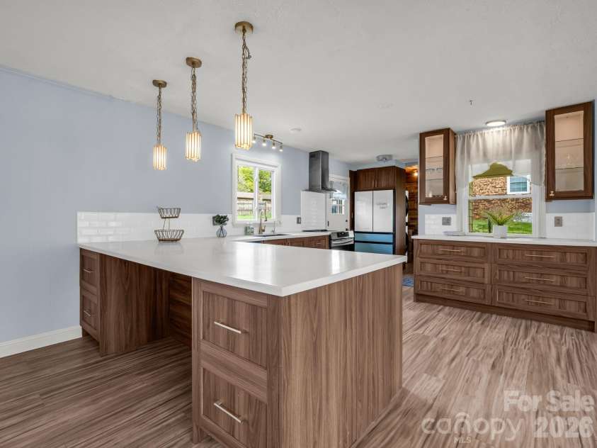 810 Surry Drive, Shelby, NC 28152.  MLS# CAR4365468, YatesRealty ID 11692. 