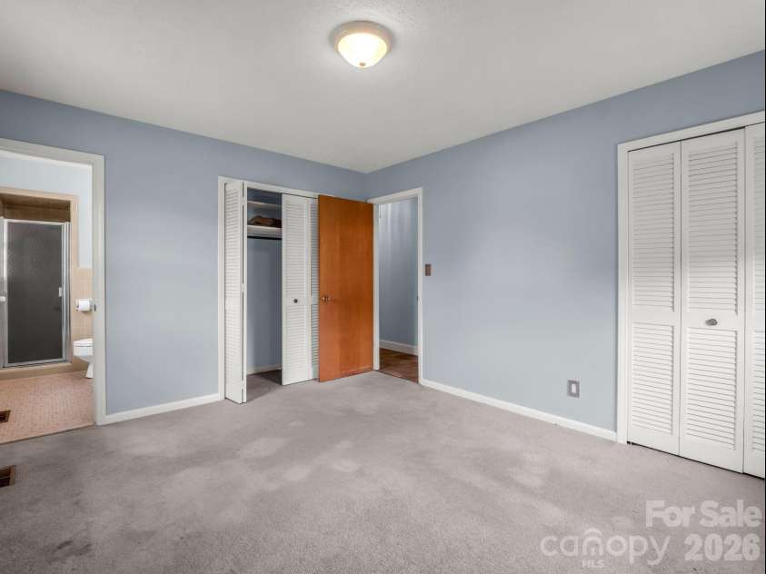 810 Surry Drive, Shelby, NC 28152.  MLS# CAR4365468, YatesRealty ID 11692. 