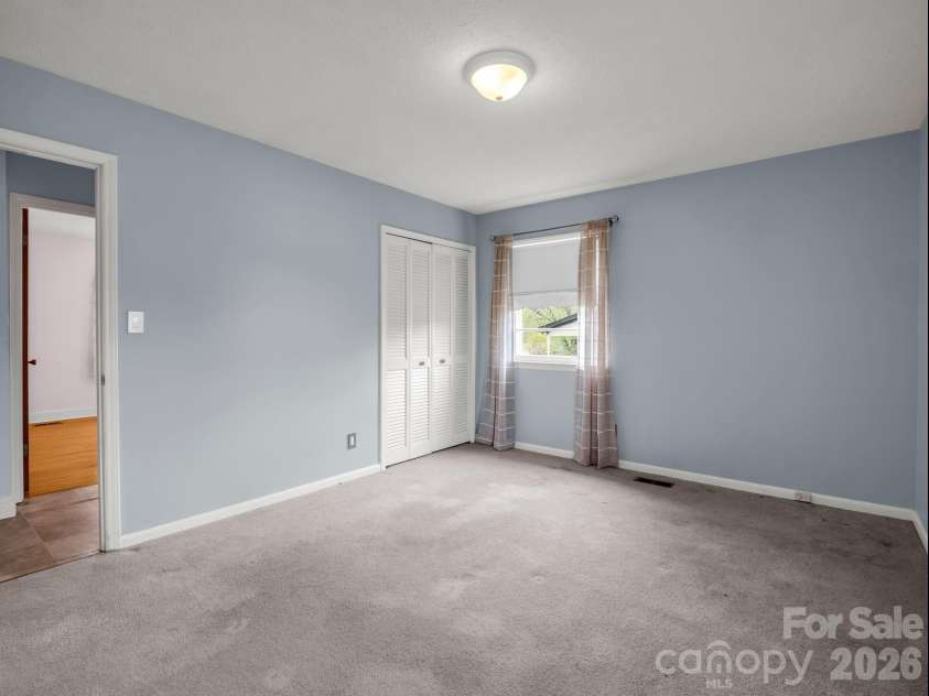 810 Surry Drive, Shelby, NC 28152.  MLS# CAR4365468, YatesRealty ID 11692. 