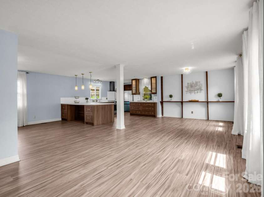 810 Surry Drive, Shelby, NC 28152.  MLS# CAR4365468, YatesRealty ID 11692. 