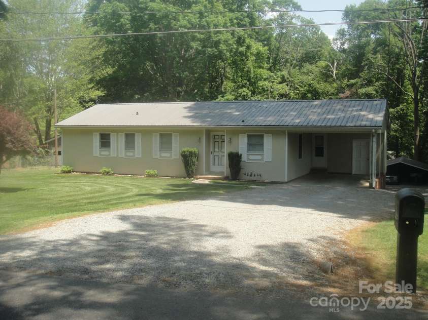 146 Barclay Lane, Mooresville, NC 28115.  MLS# CAR4252601, YatesRealty ID 11693. 