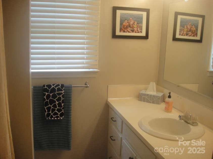 146 Barclay Lane, Mooresville, NC 28115.  MLS# CAR4252601, YatesRealty ID 11693. 