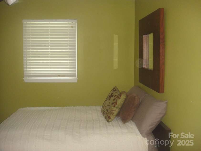 146 Barclay Lane, Mooresville, NC 28115.  MLS# CAR4252601, YatesRealty ID 11693. 