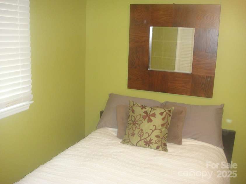 146 Barclay Lane, Mooresville, NC 28115.  MLS# CAR4252601, YatesRealty ID 11693. 