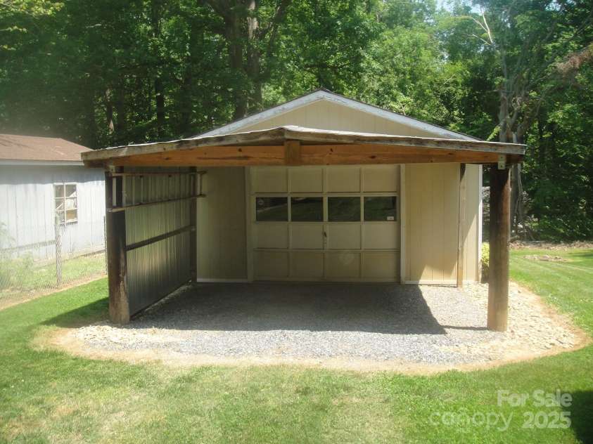 146 Barclay Lane, Mooresville, NC 28115.  MLS# CAR4252601, YatesRealty ID 11693. 