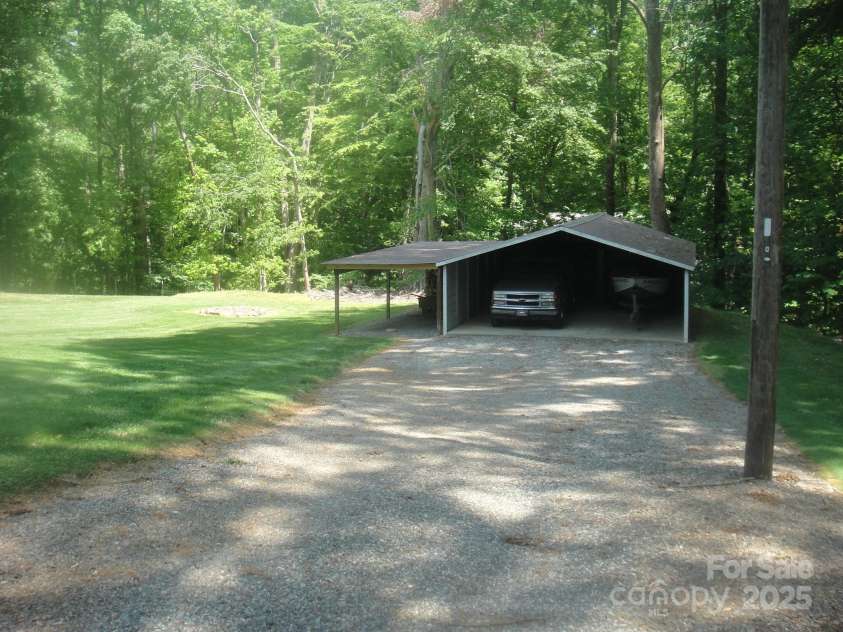 146 Barclay Lane, Mooresville, NC 28115.  MLS# CAR4252601, YatesRealty ID 11693. 