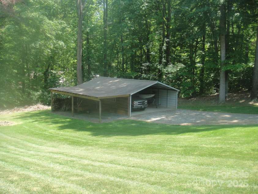 146 Barclay Lane, Mooresville, NC 28115.  MLS# CAR4252601, YatesRealty ID 11693. 