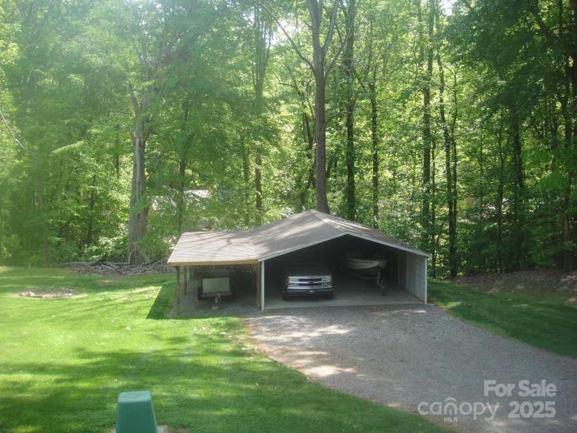 146 Barclay Lane, Mooresville, NC 28115.  MLS# CAR4252601, YatesRealty ID 11693. 