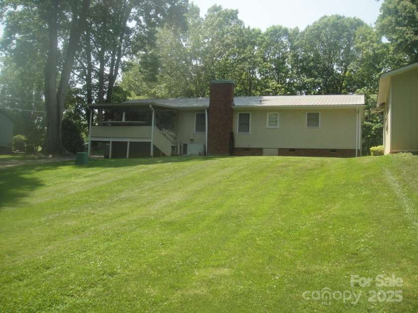 146 Barclay Lane, Mooresville, NC 28115.  MLS# CAR4252601, YatesRealty ID 11693. 