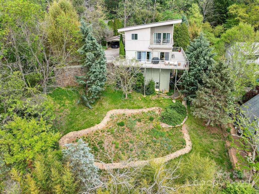 19 Westview Road, Asheville, NC 28804.  MLS# CAR4239788, YatesRealty ID 11694. 