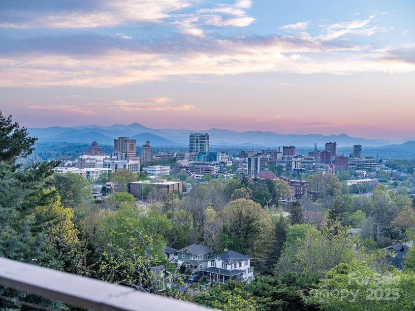 19 Westview Road, Asheville, NC 28804.  MLS# CAR4239788, YatesRealty ID 11694. 