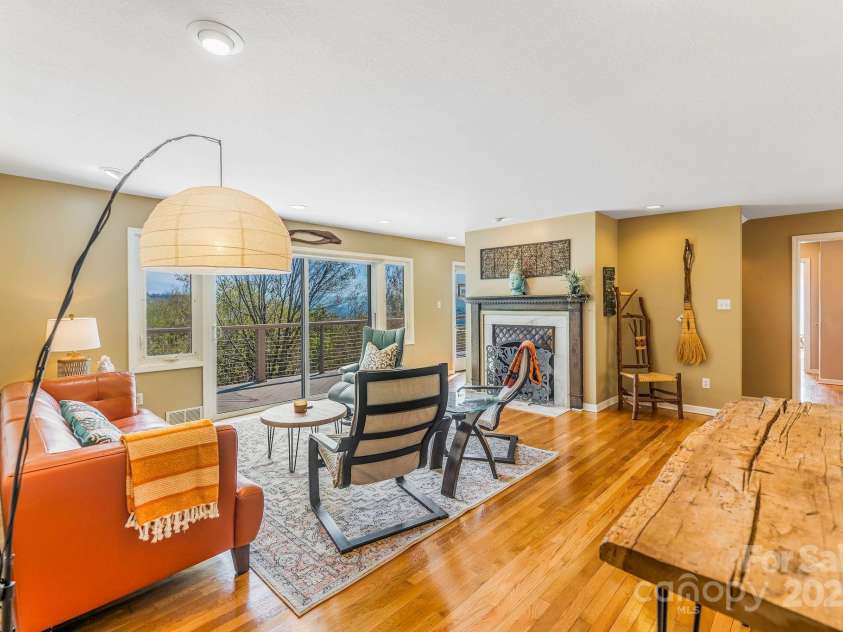 19 Westview Road, Asheville, NC 28804.  MLS# CAR4239788, YatesRealty ID 11694. 