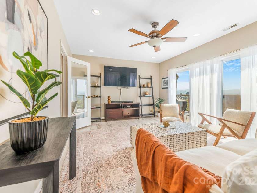 19 Westview Road, Asheville, NC 28804.  MLS# CAR4239788, YatesRealty ID 11694. 