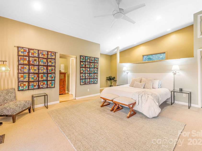 19 Westview Road, Asheville, NC 28804.  MLS# CAR4239788, YatesRealty ID 11694. 