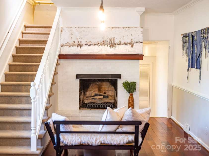 19 Westview Road, Asheville, NC 28804.  MLS# CAR4239788, YatesRealty ID 11694. 