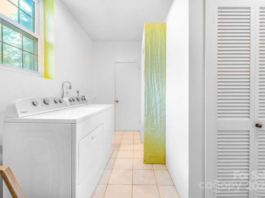 19 Westview Road, Asheville, NC 28804.  MLS# CAR4239788, YatesRealty ID 11694. 