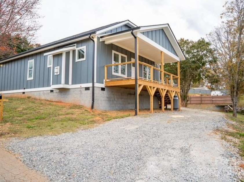 21 Marion Road, Leicester, NC 28748.  MLS# CAR4312311, YatesRealty ID 11695. 