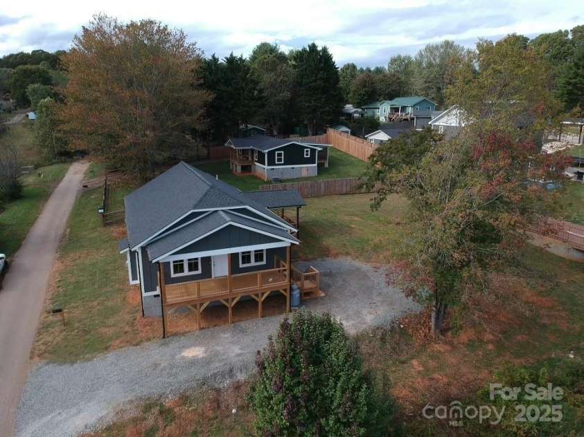 21 Marion Road, Leicester, NC 28748.  MLS# CAR4312311, YatesRealty ID 11695. 