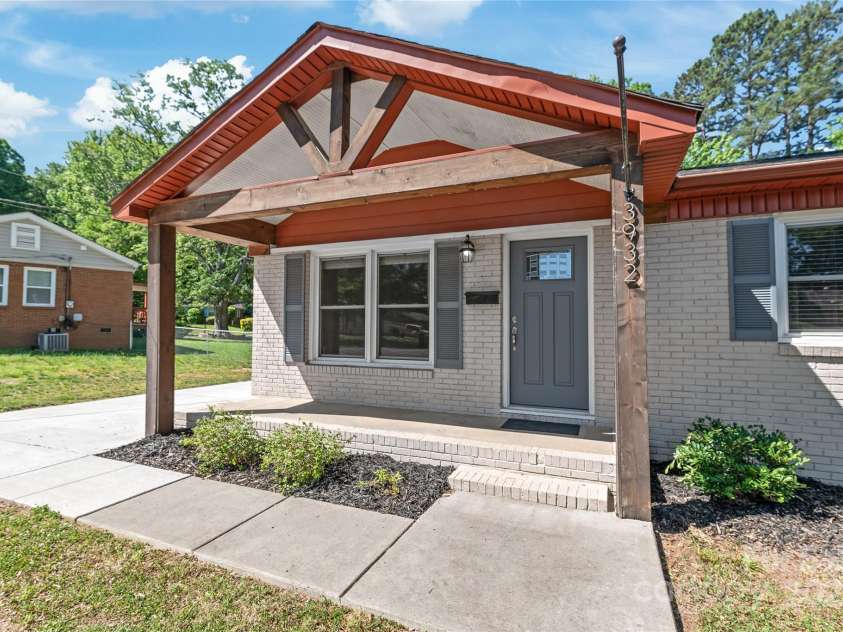 3932 Slagle Drive, Charlotte, NC 28215.  MLS# CAR4256532, YatesRealty ID 11695. 