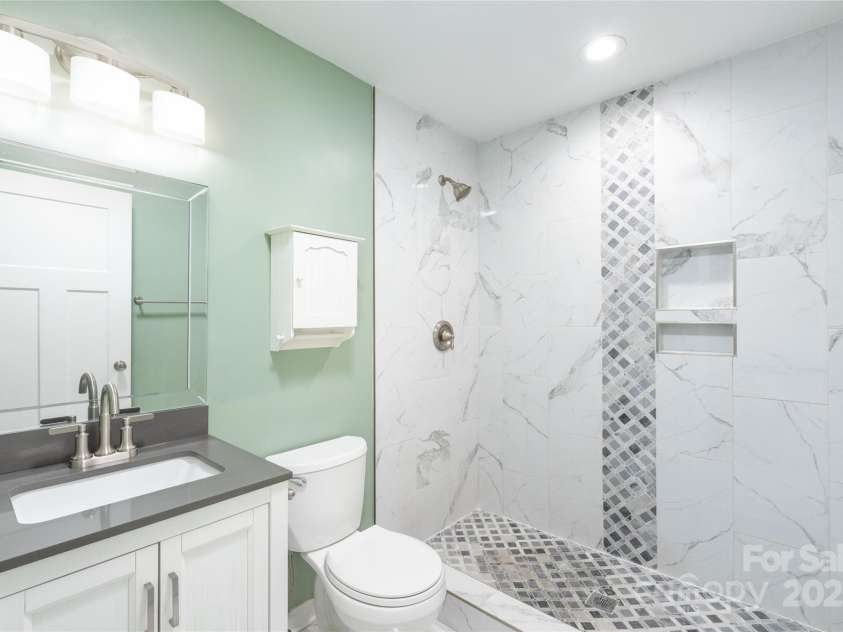 3932 Slagle Drive, Charlotte, NC 28215.  MLS# CAR4256532, YatesRealty ID 11695. 