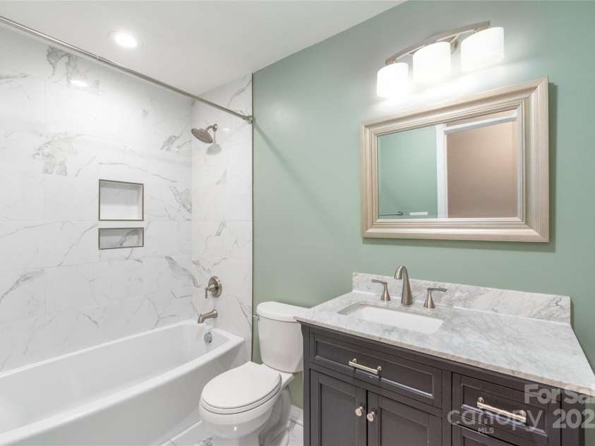 3932 Slagle Drive, Charlotte, NC 28215.  MLS# CAR4256532, YatesRealty ID 11695. 