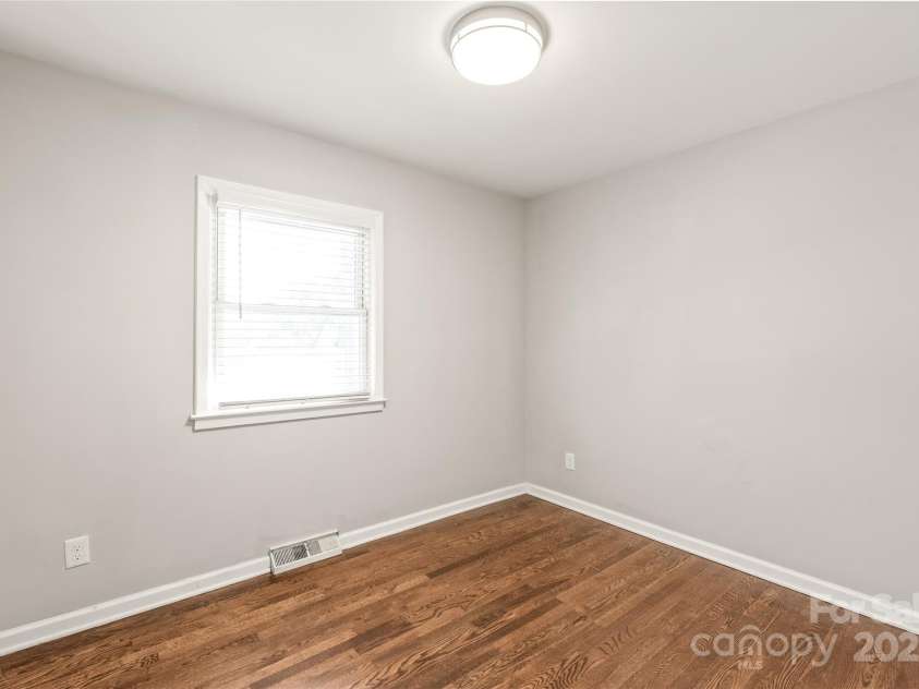 3932 Slagle Drive, Charlotte, NC 28215.  MLS# CAR4256532, YatesRealty ID 11695. 