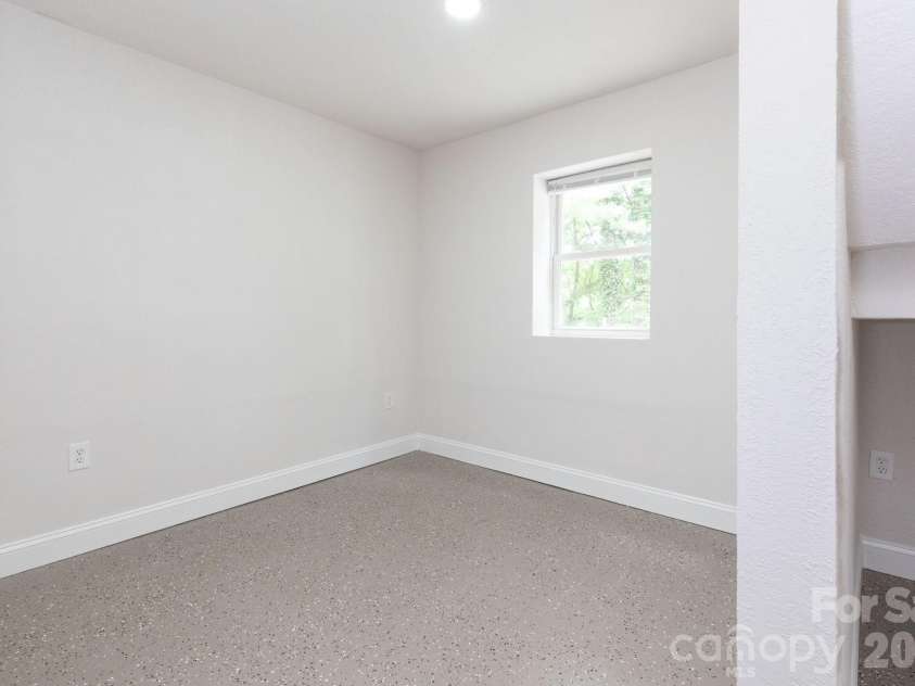 258 New Leicester Highway, Asheville, NC 28806.  MLS# CAR4381692, YatesRealty ID 11696. 