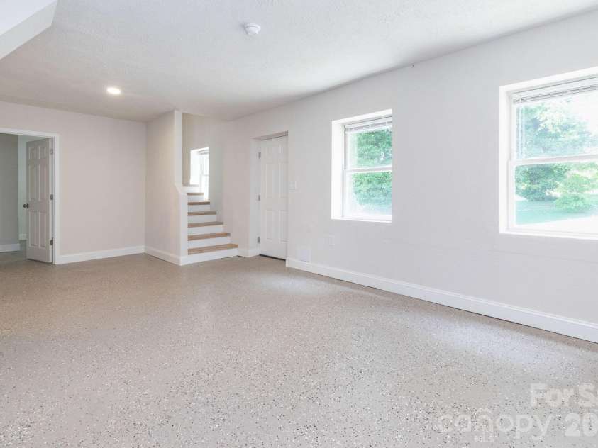 258 New Leicester Highway, Asheville, NC 28806.  MLS# CAR4381692, YatesRealty ID 11696. 