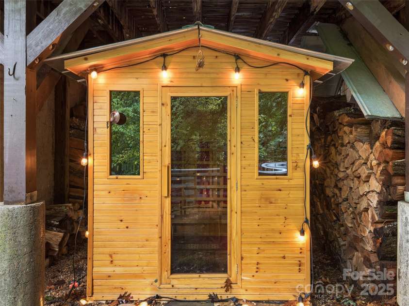 25 Normandy Road, Asheville, NC 28803.  MLS# CAR4180317, YatesRealty ID 11697. Infra-red sauna