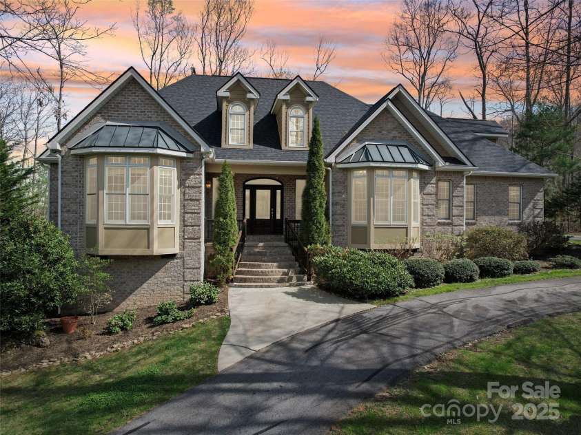 199 Judson Ridge Road, Arden, NC 28704.  MLS# CAR4205544, YatesRealty ID 11698. 