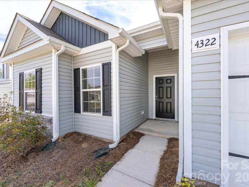 4322 One Mile Way, Charlotte, NC 28215.  MLS# CAR4367443, YatesRealty ID 11698. 