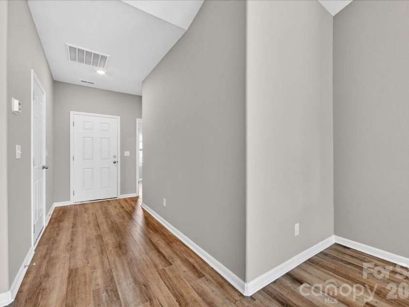 4322 One Mile Way, Charlotte, NC 28215.  MLS# CAR4367443, YatesRealty ID 11698. 
