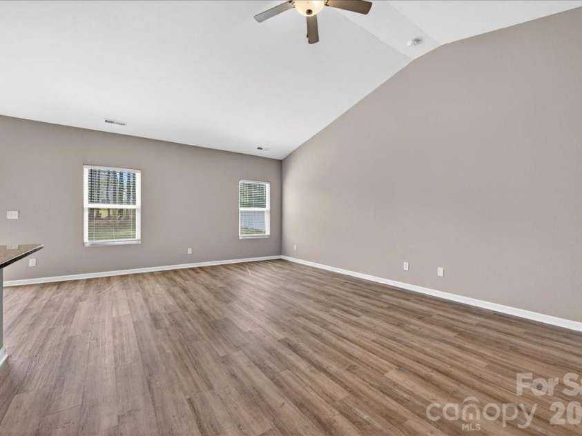 4322 One Mile Way, Charlotte, NC 28215.  MLS# CAR4367443, YatesRealty ID 11698. 