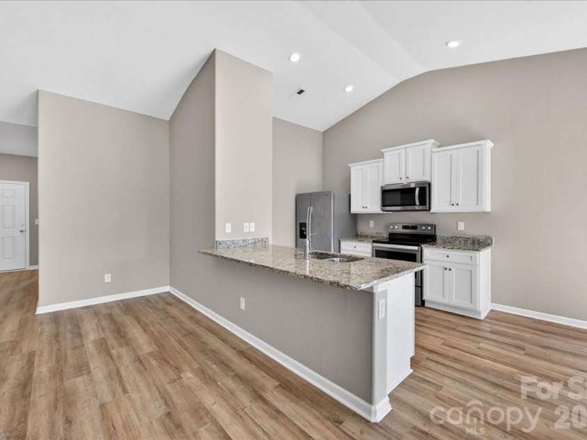 4322 One Mile Way, Charlotte, NC 28215.  MLS# CAR4367443, YatesRealty ID 11698. 