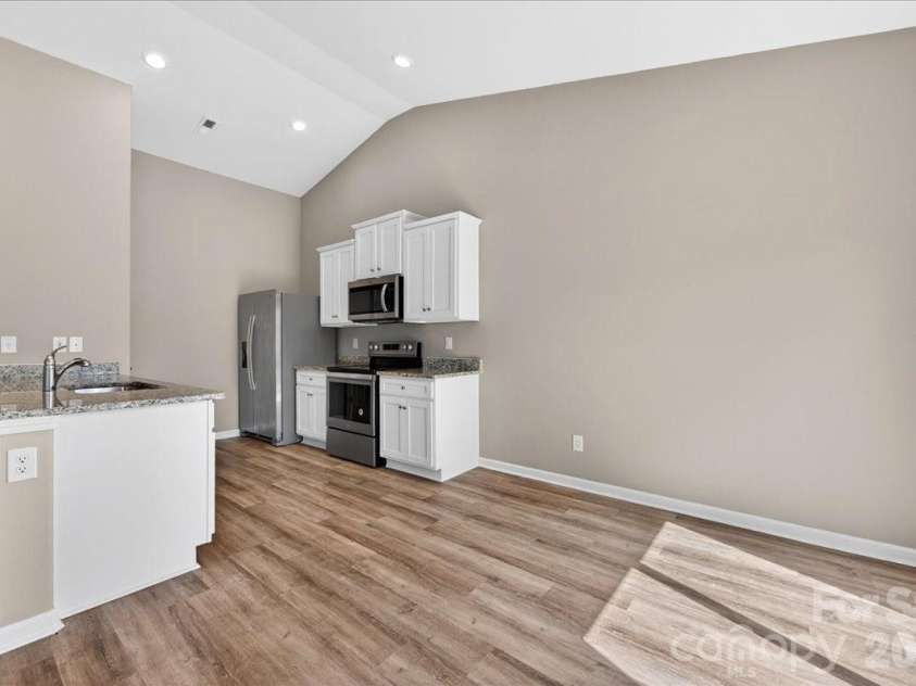 4322 One Mile Way, Charlotte, NC 28215.  MLS# CAR4367443, YatesRealty ID 11698. 