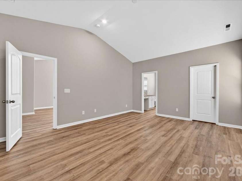 4322 One Mile Way, Charlotte, NC 28215.  MLS# CAR4367443, YatesRealty ID 11698. 